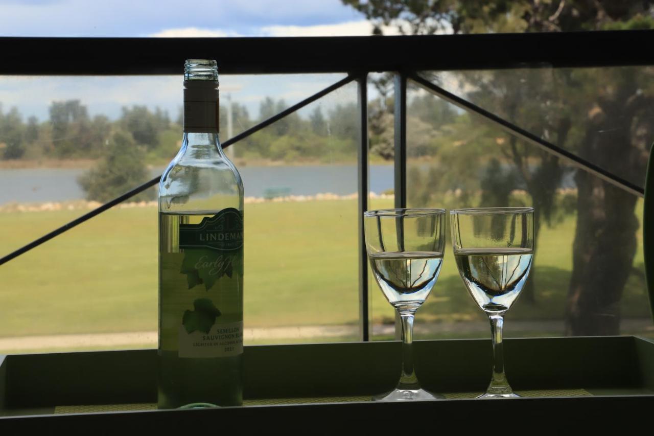 Sea Breeze On The Esplanade Villa Лейкс Ентранс Екстериор снимка